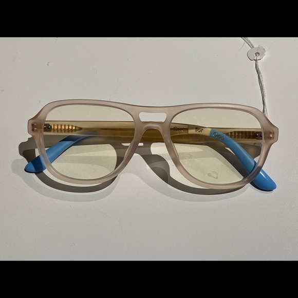 Tom’s Eyeglasses - Picture 2 of 2